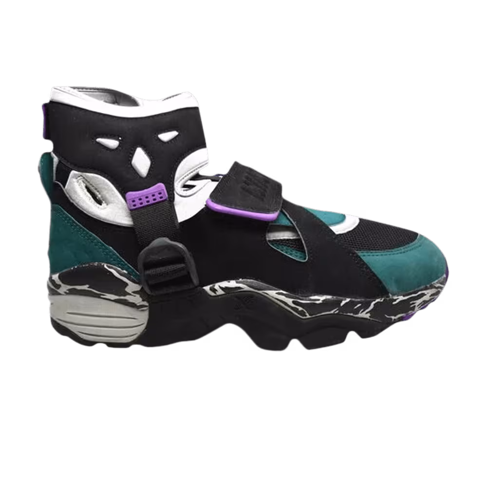 Nike Air Carnivore
