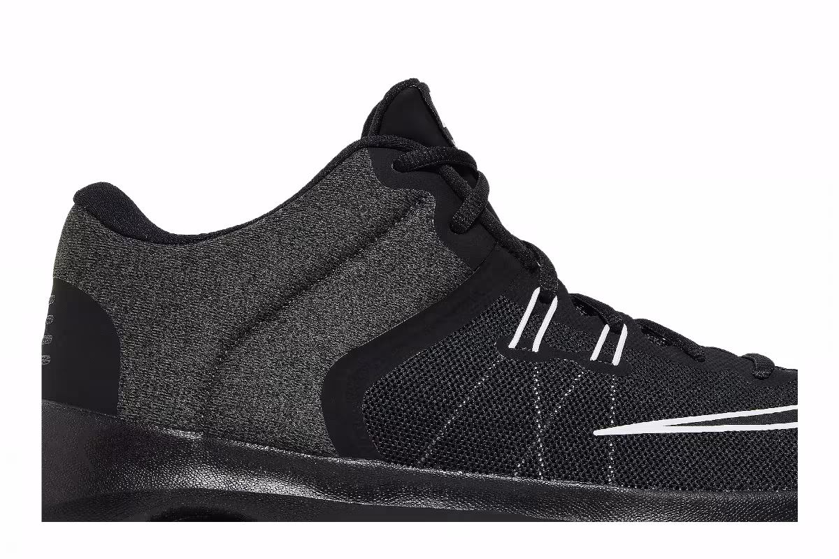 Nike Air Versitile 2 Black White, view 3
