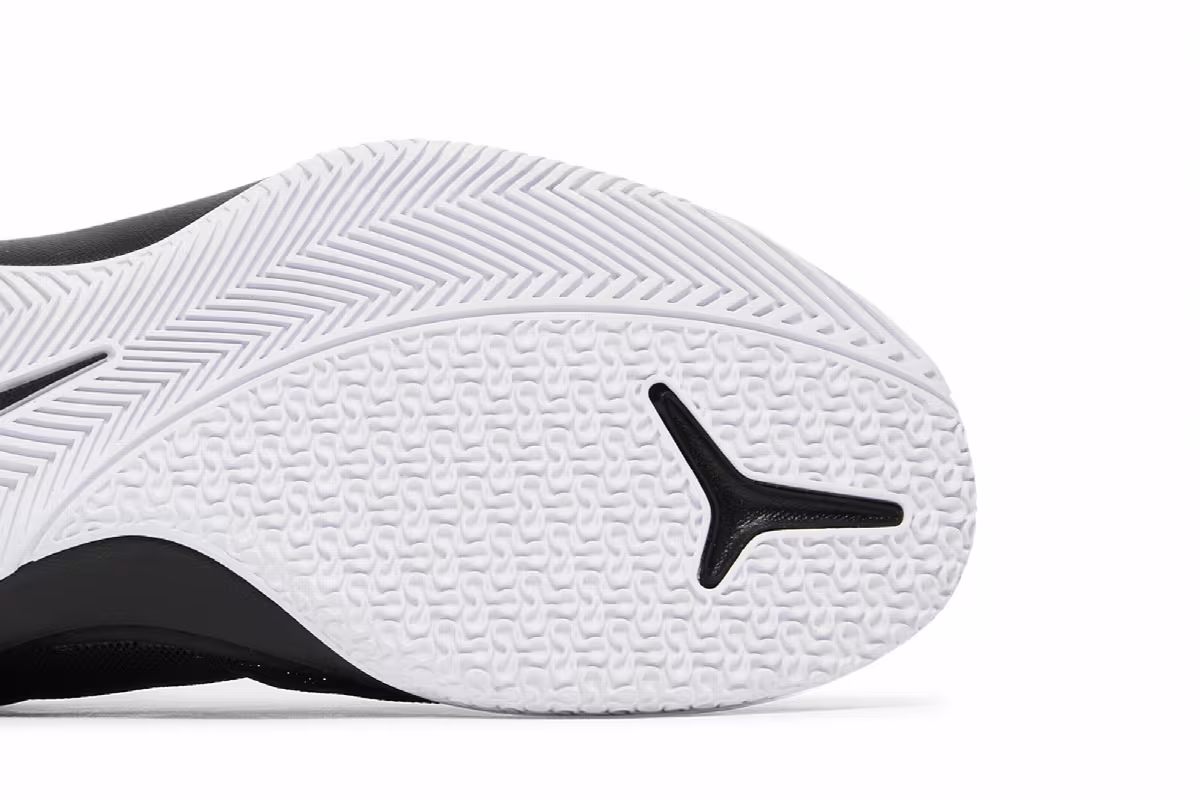 Nike Air Versitile 2 Black White, view 6