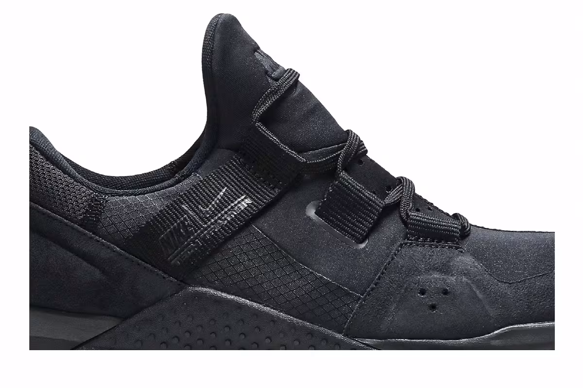 Nike Tech Trainer Triple Black, view 3
