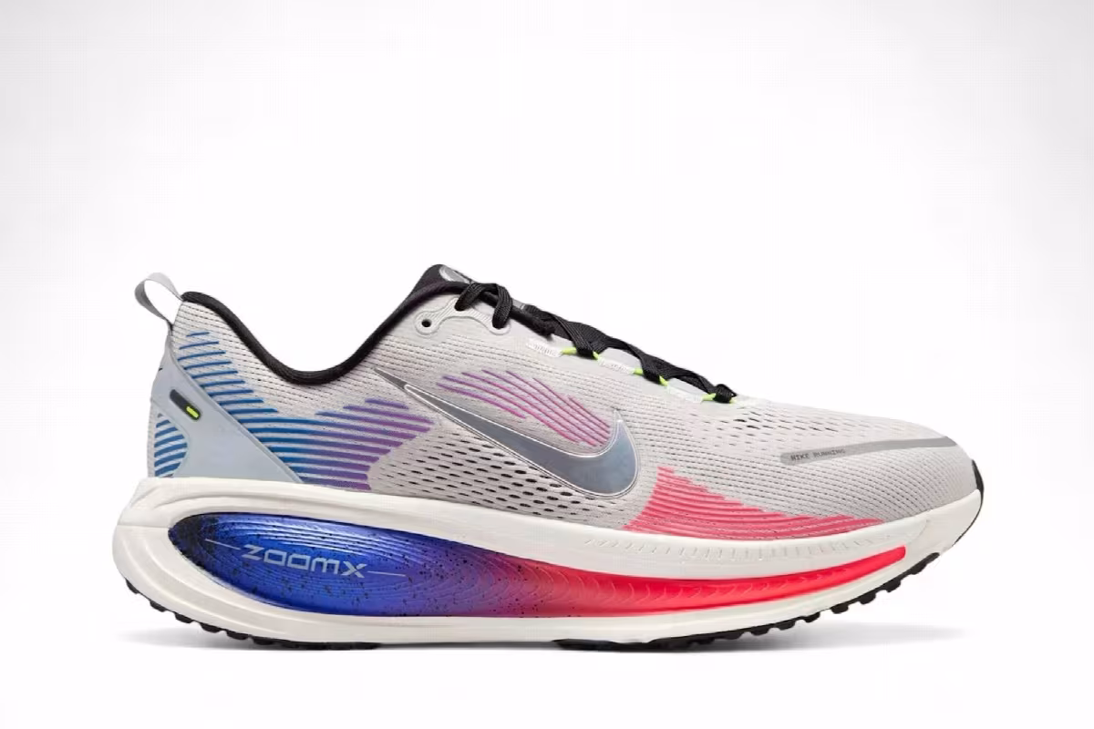 Nike Vomero 18 National Runner, view 2