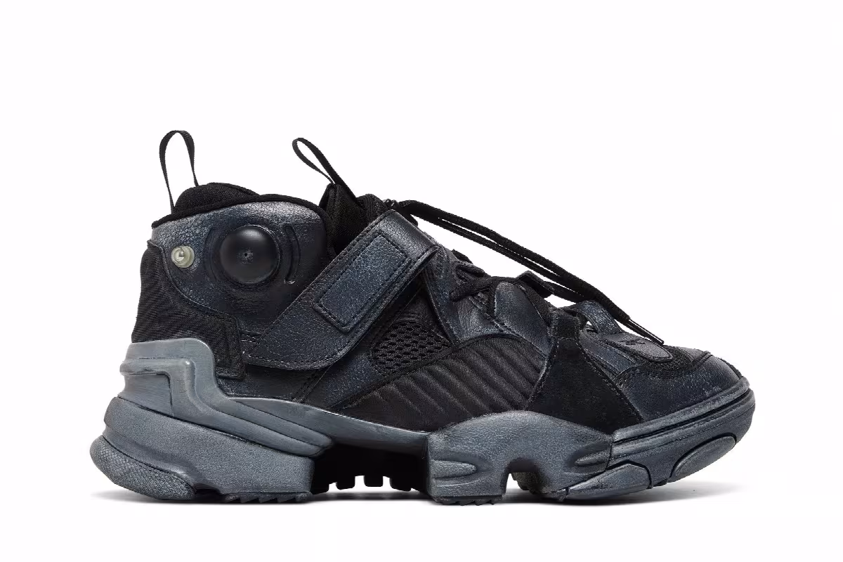Vetements x Reebok Genetically Modified Pump Black, view 2