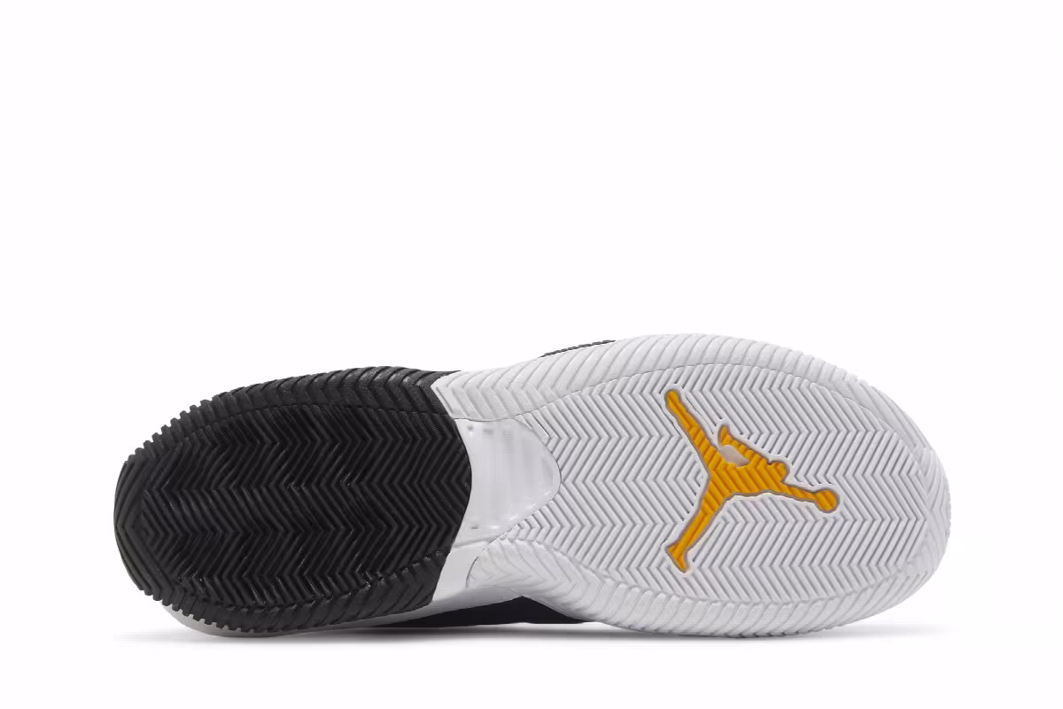 Air Jordan Stay Loyal White Taxi Black, view 5