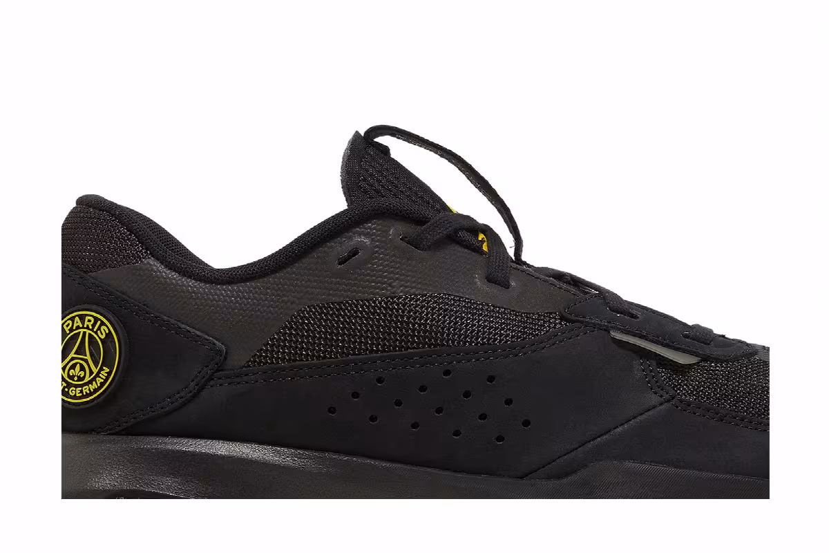 Paris Saint-Germain x Air Jordan Jordan Air 200E Black Taxi, view 3