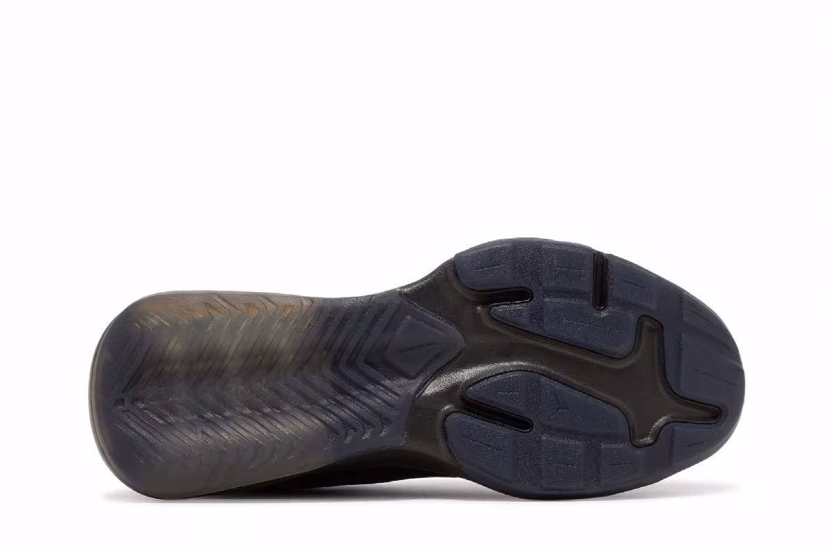 Paris Saint-Germain x Air Jordan Jordan Air 200E Black Taxi, view 5