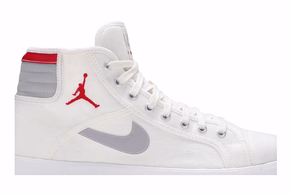 Air Jordan Skyhigh OG Sail Gym Red, view 3