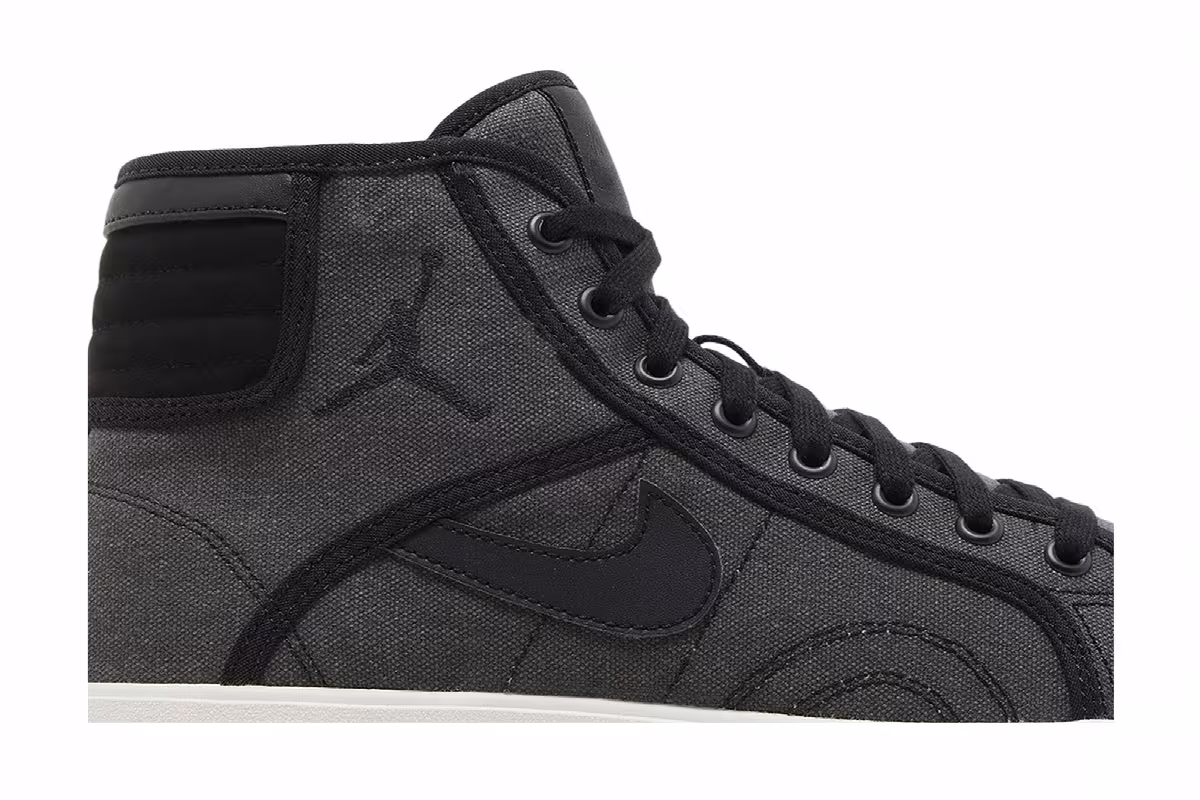 Air Jordan Skyhigh OG, view 3