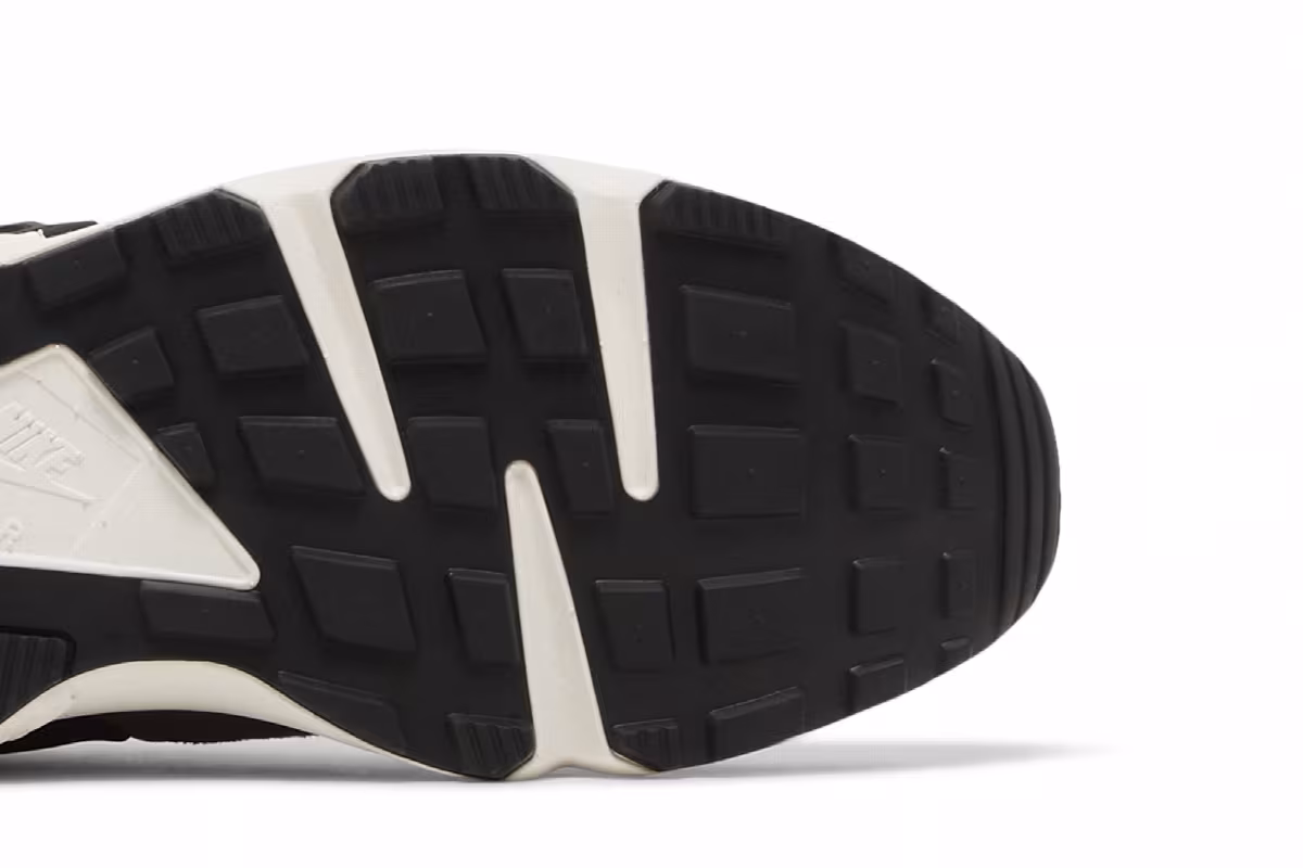 Nike Air Huarache Runner Black Medium Ash, view 6