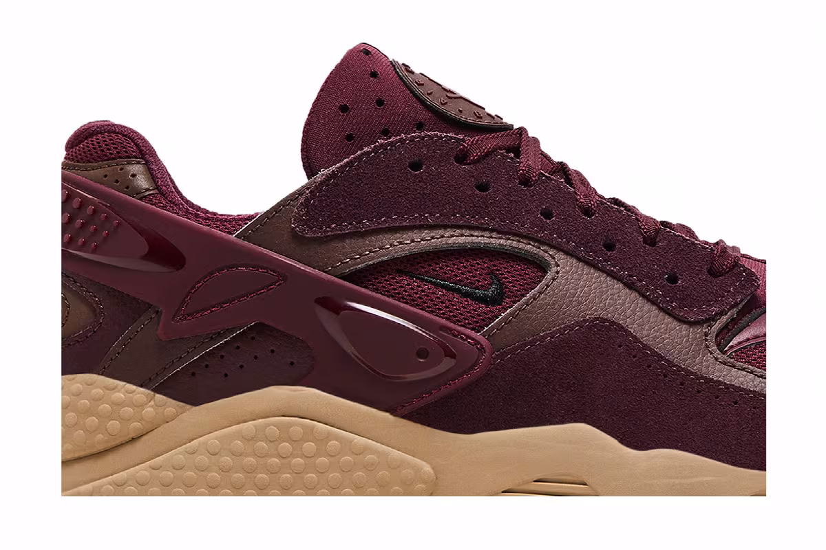 Nike Air Huarache Runner Night Maroon, view 3