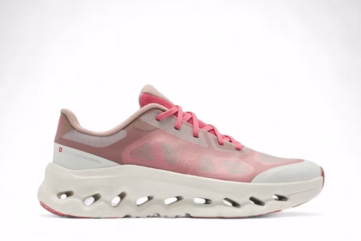 On Women's Running  Camellia Ivory, view 2