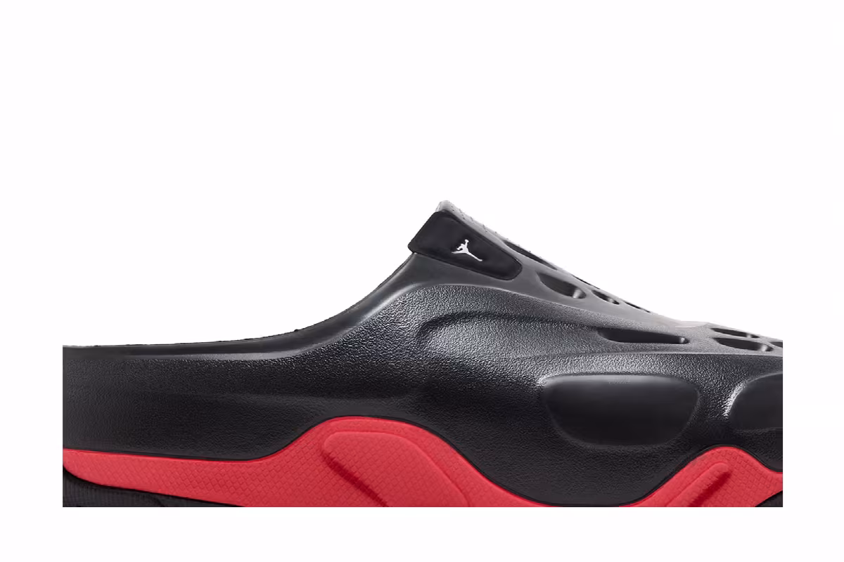 Air Jordan Roam Black Gym Red, view 3