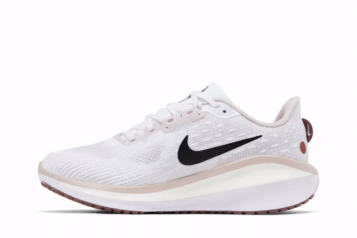 Nike Women's Vomero 17 Platinum Violet Black, view 4
