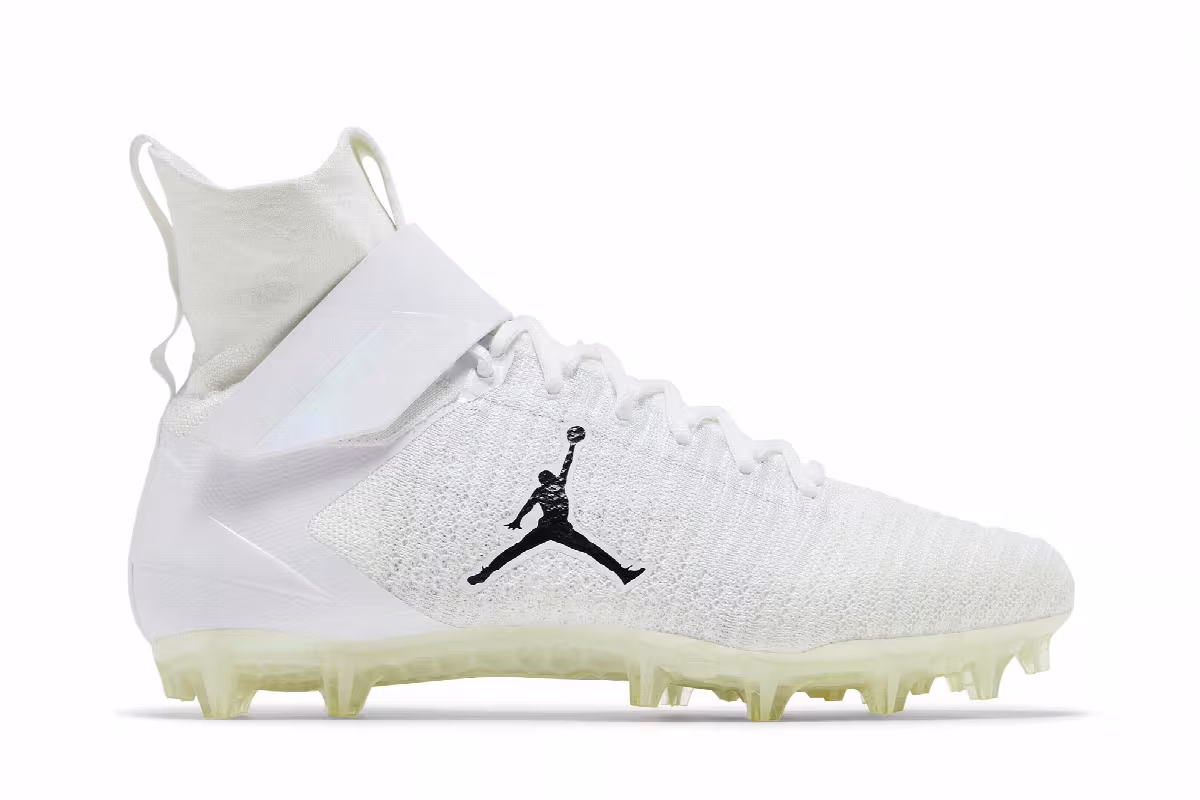 Air Jordan Alpha Menace Elite 2 White Black, view 2