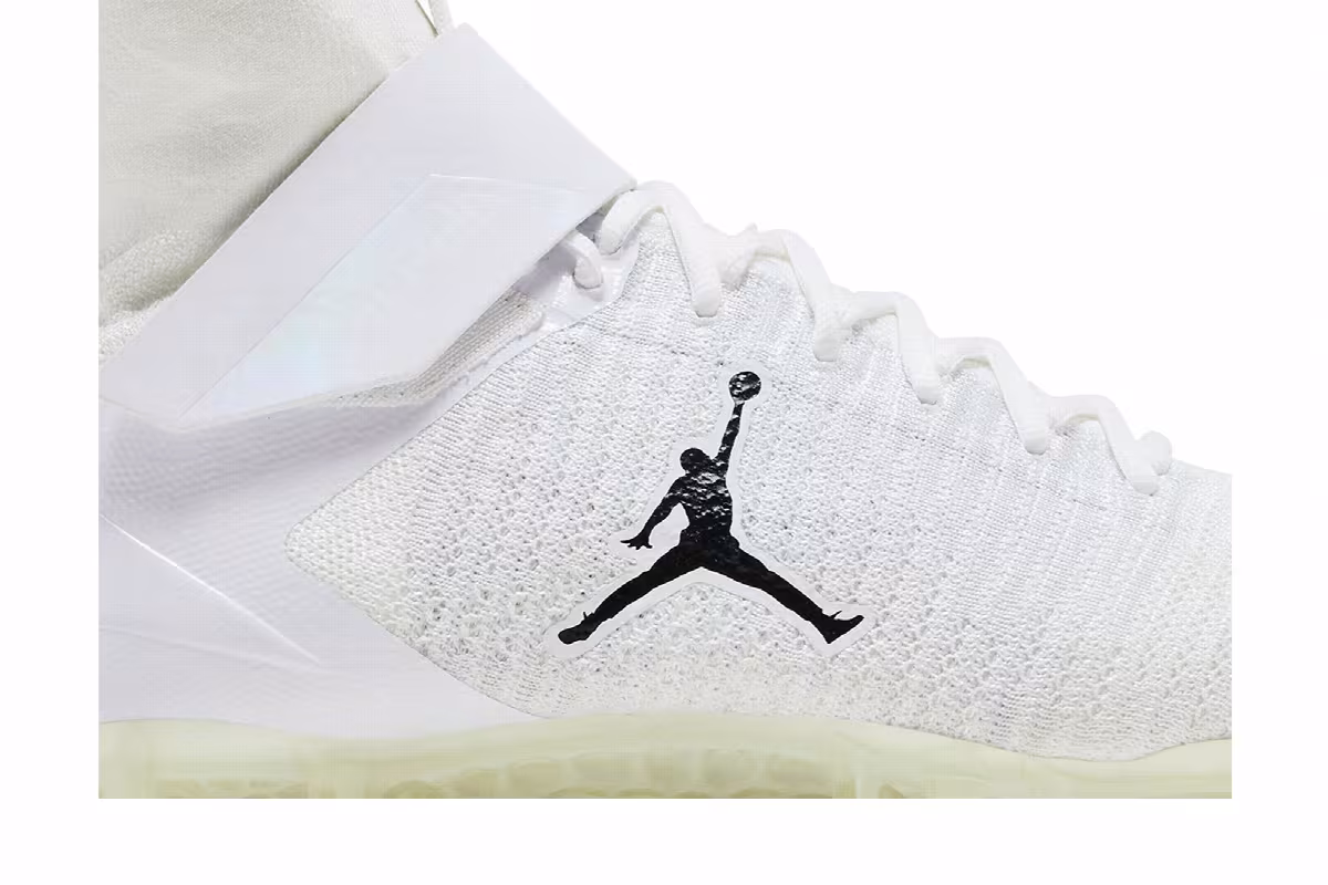 Air Jordan Alpha Menace Elite 2 White Black, view 3