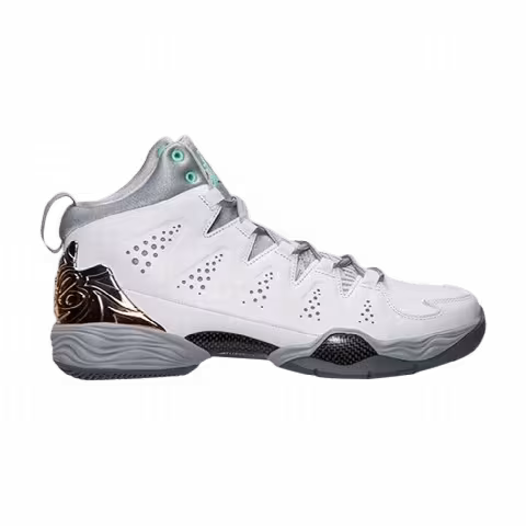 Air Jordan Melo M10