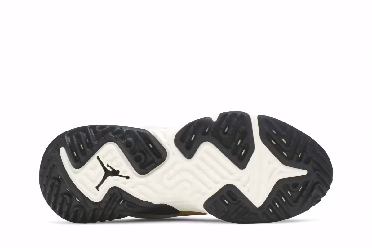 Air Jordan Women's Jordan Delta Chutney Light Orewood Brown, view 5