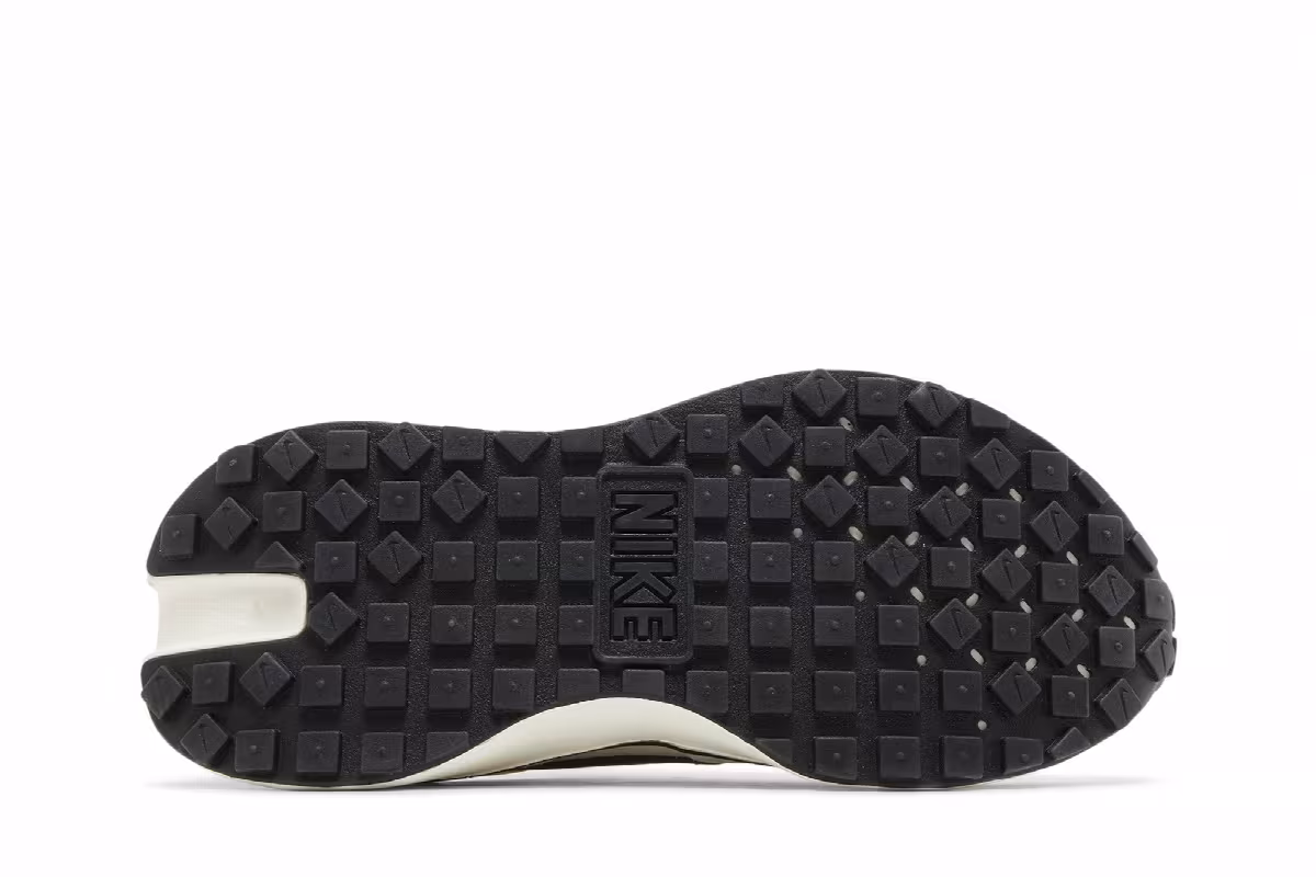 Nike Women's Phoenix Waffle Summit White Black, view 5