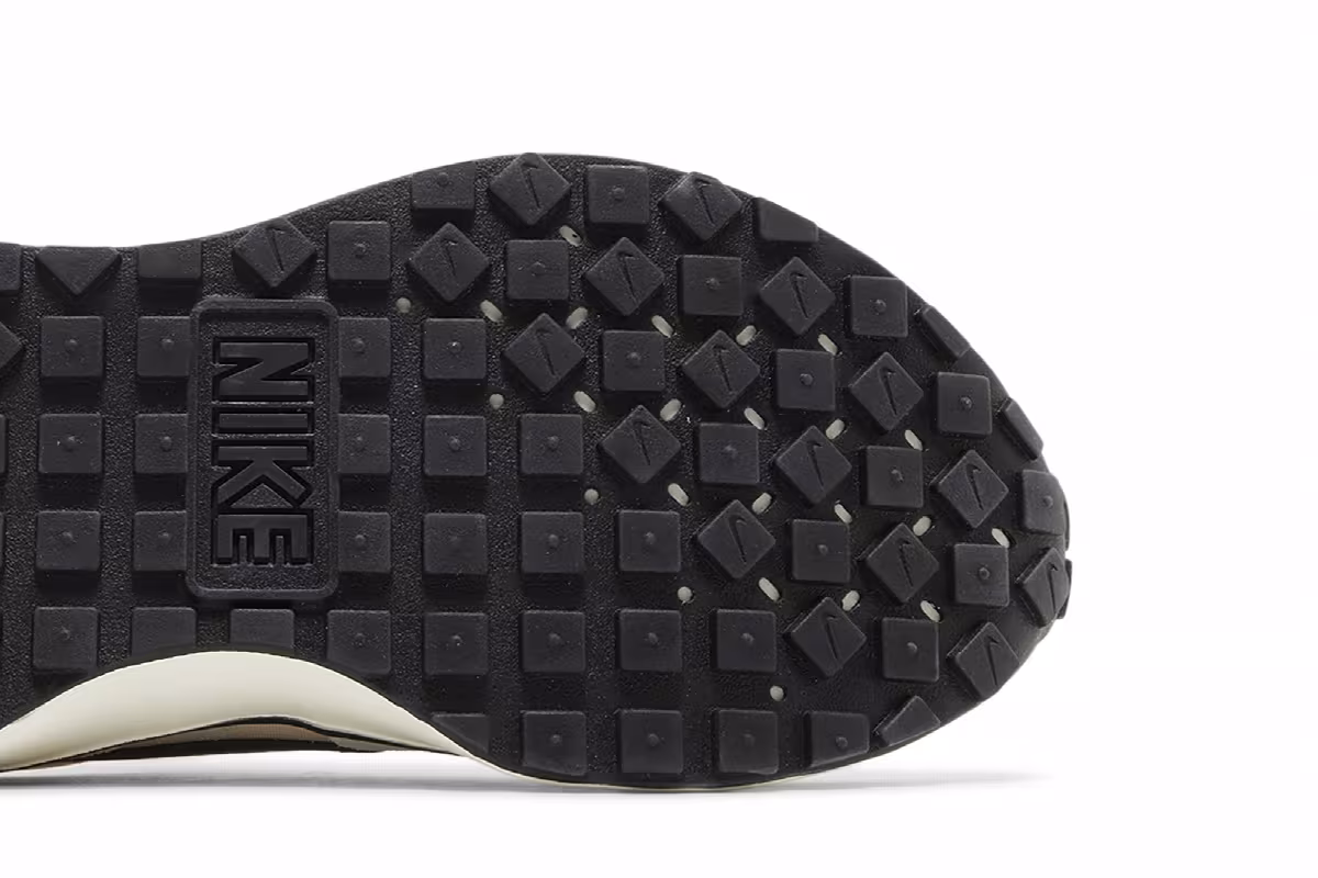 Nike Women's Phoenix Waffle Summit White Black, view 6