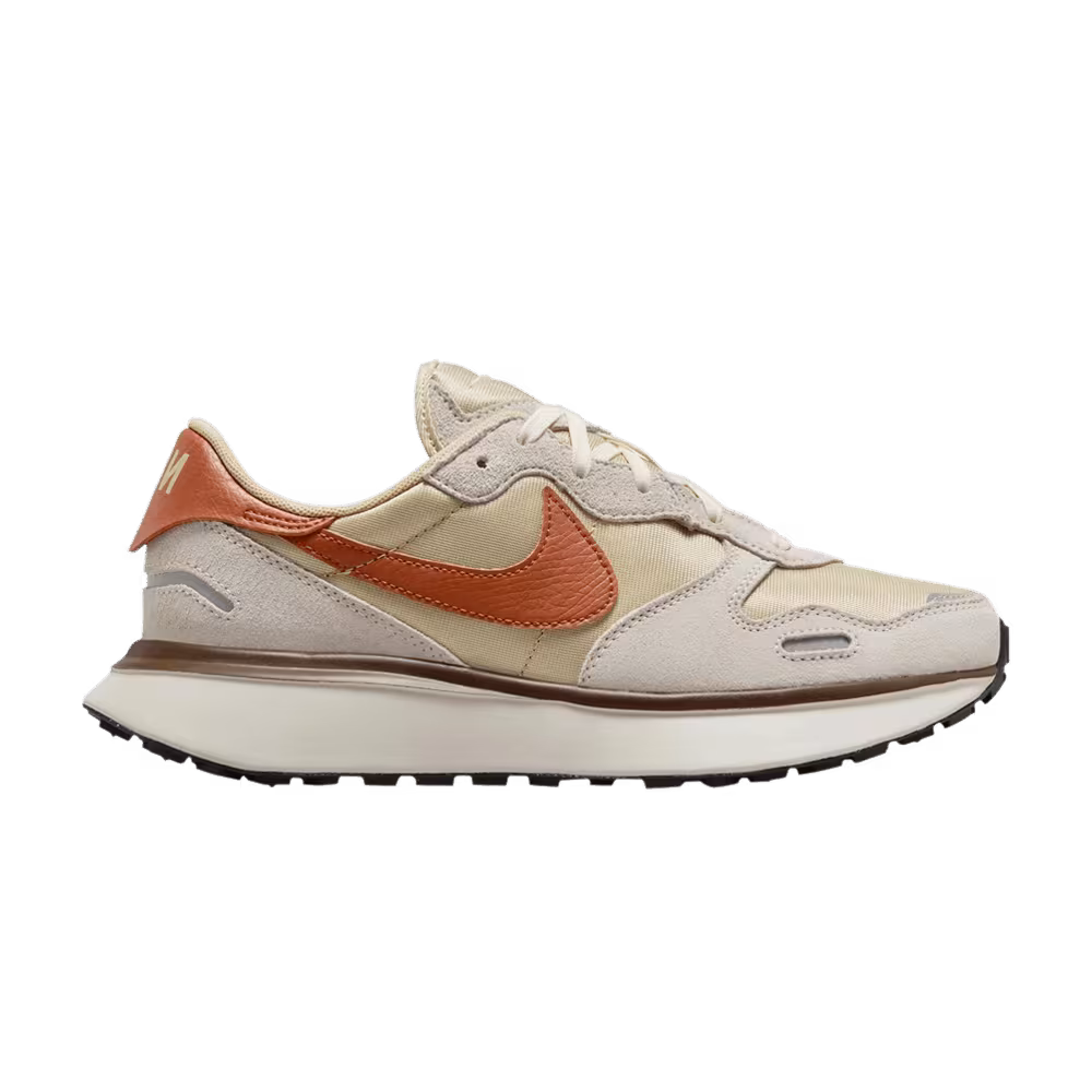 Nike Women's Phoenix Waffle Team Gold Dark Russet