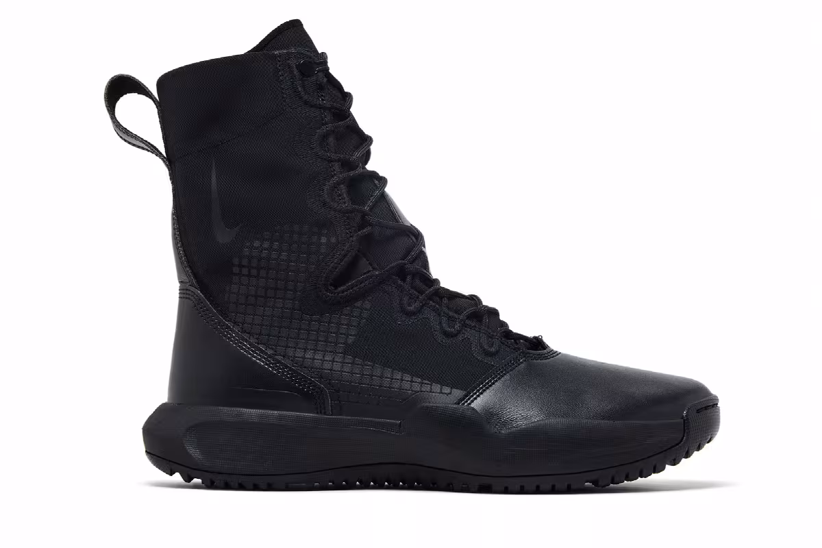 Nike SFB B2 Triple Black, view 2