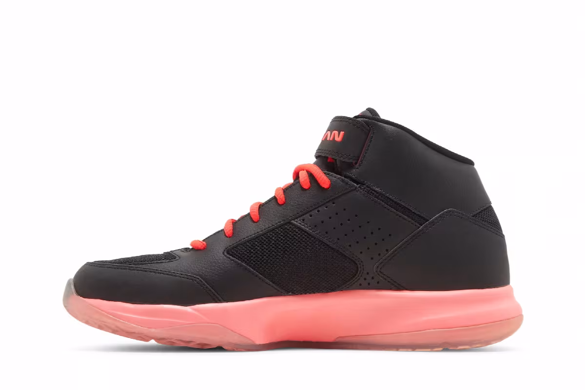Air Jordan BCT Mid 2, view 4