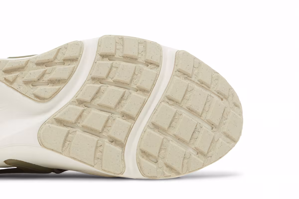 Nike Women's Air Huarache Craft Medium Olive, view 6