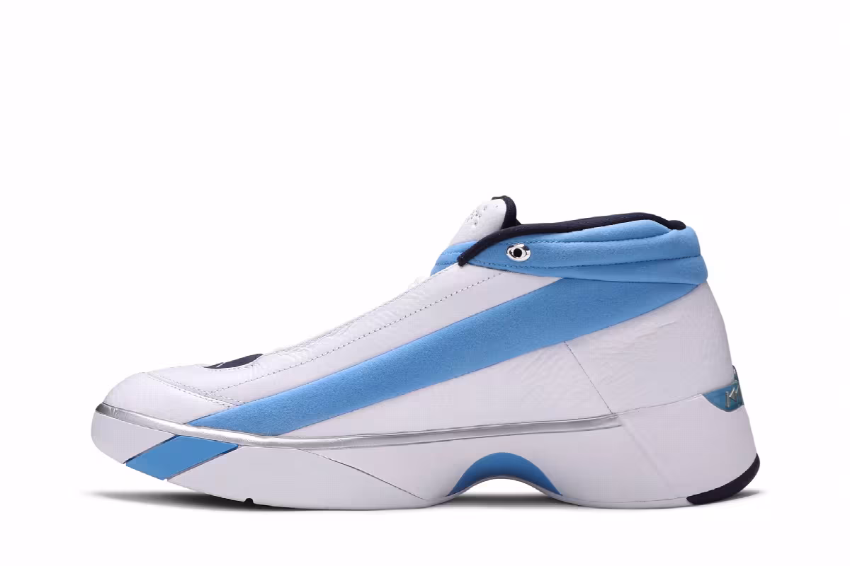 Air Jordan Team Showcase UNC, view 4