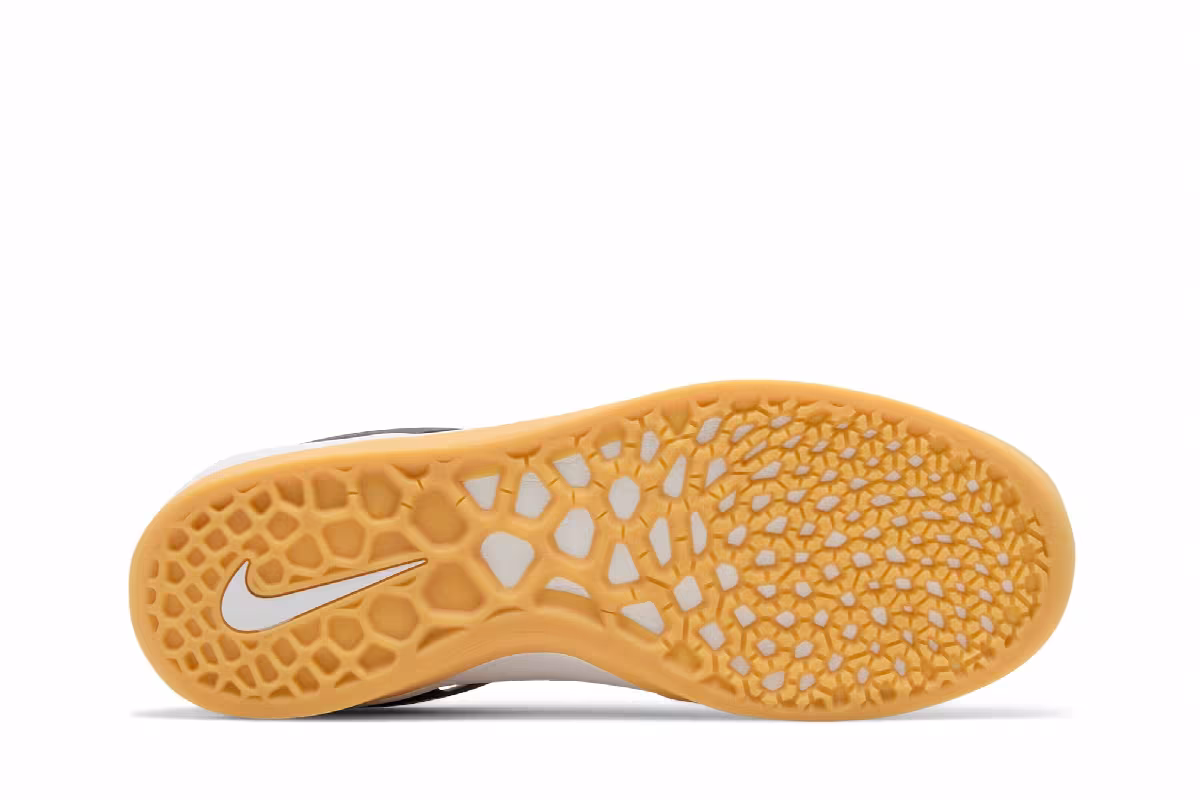 Nike Zoom Nyjah 3 SB Black White Gum, view 5