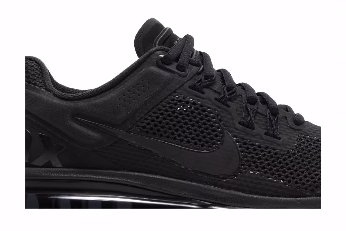 Nike Air Max 2013 Triple Black, view 3