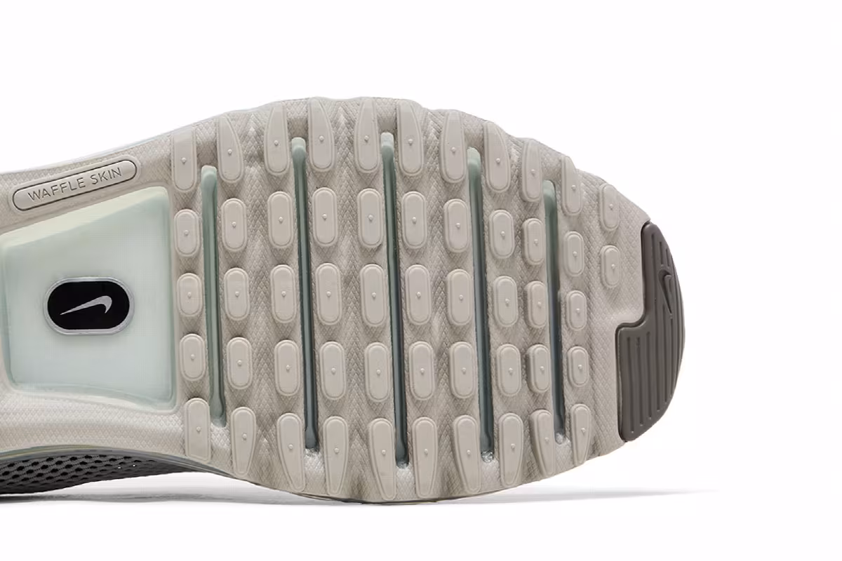 Nike Air Max 2013 Photon Dust, view 6