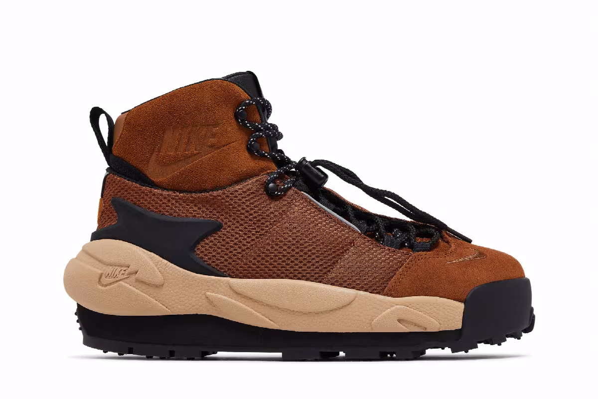 sacai x Nike Magmascape Light British Tan, view 2