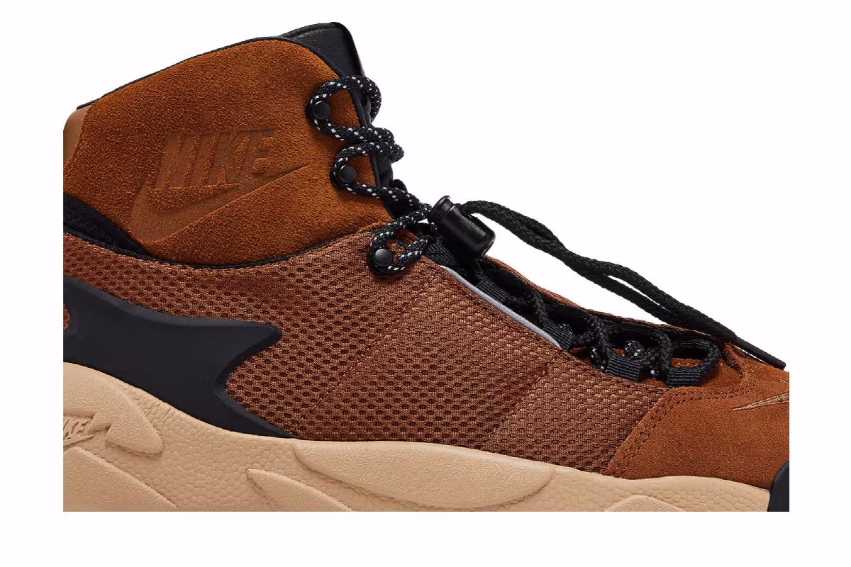 sacai x Nike Magmascape Light British Tan, view 3