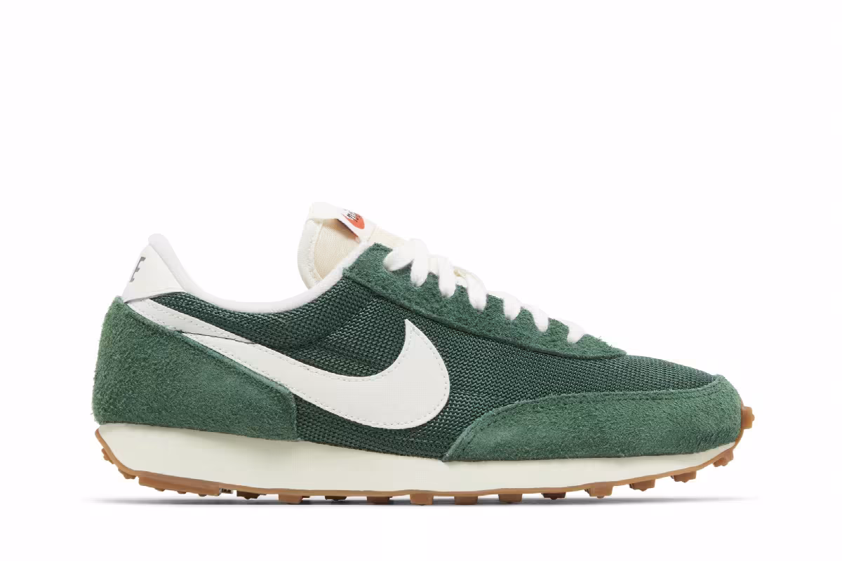Nike Women's Daybreak Vintage Fir, view 2