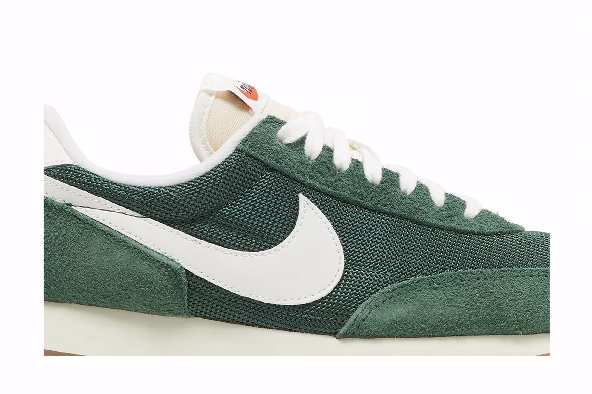 Nike Women's Daybreak Vintage Fir, view 3