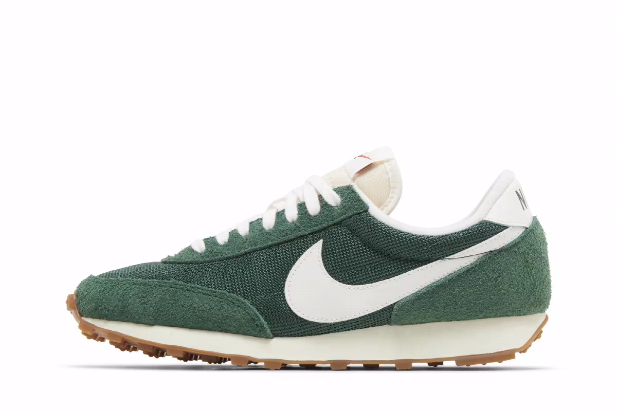 Nike Women's Daybreak Vintage Fir, view 4