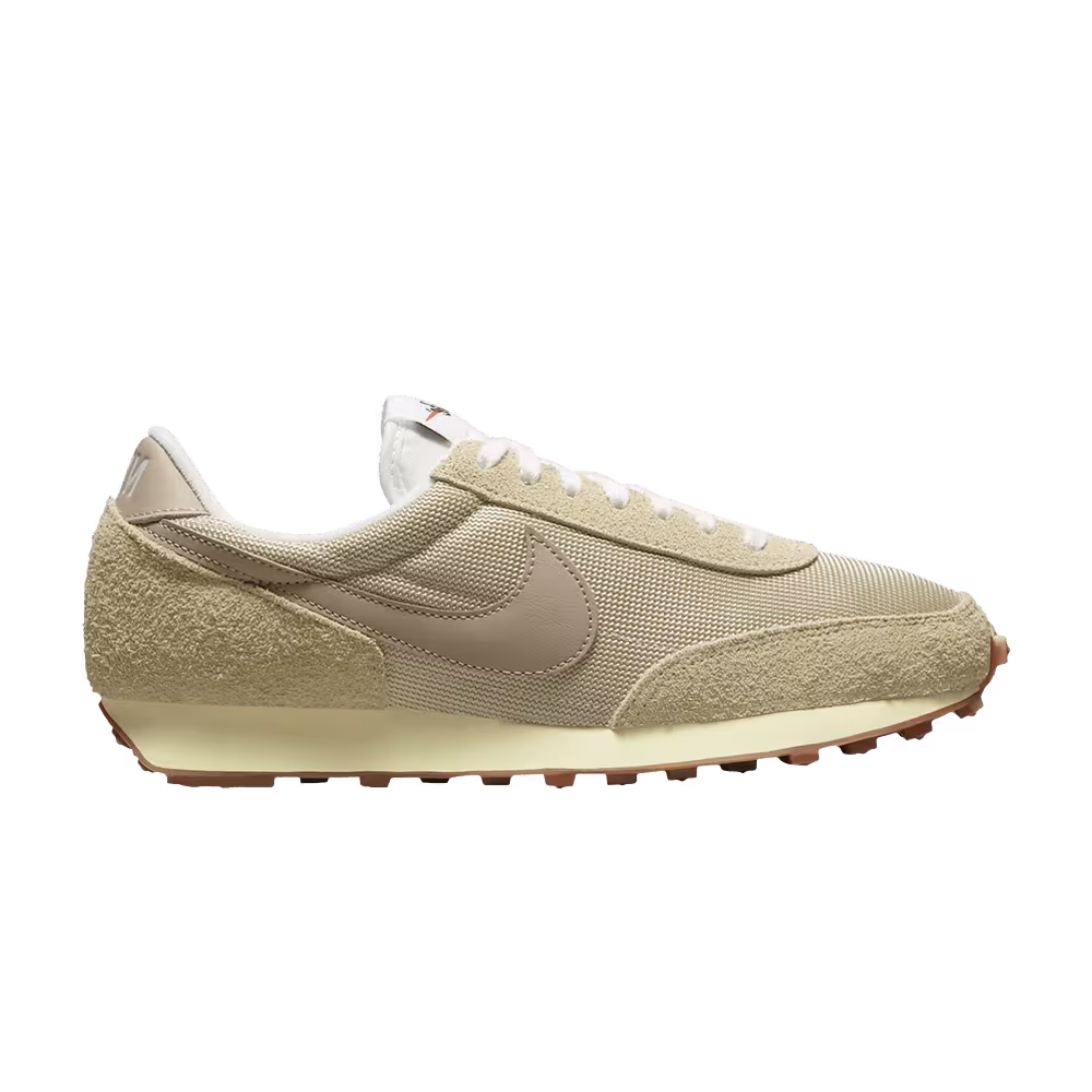 Nike Women's Daybreak Vintage Team Gold Hemp