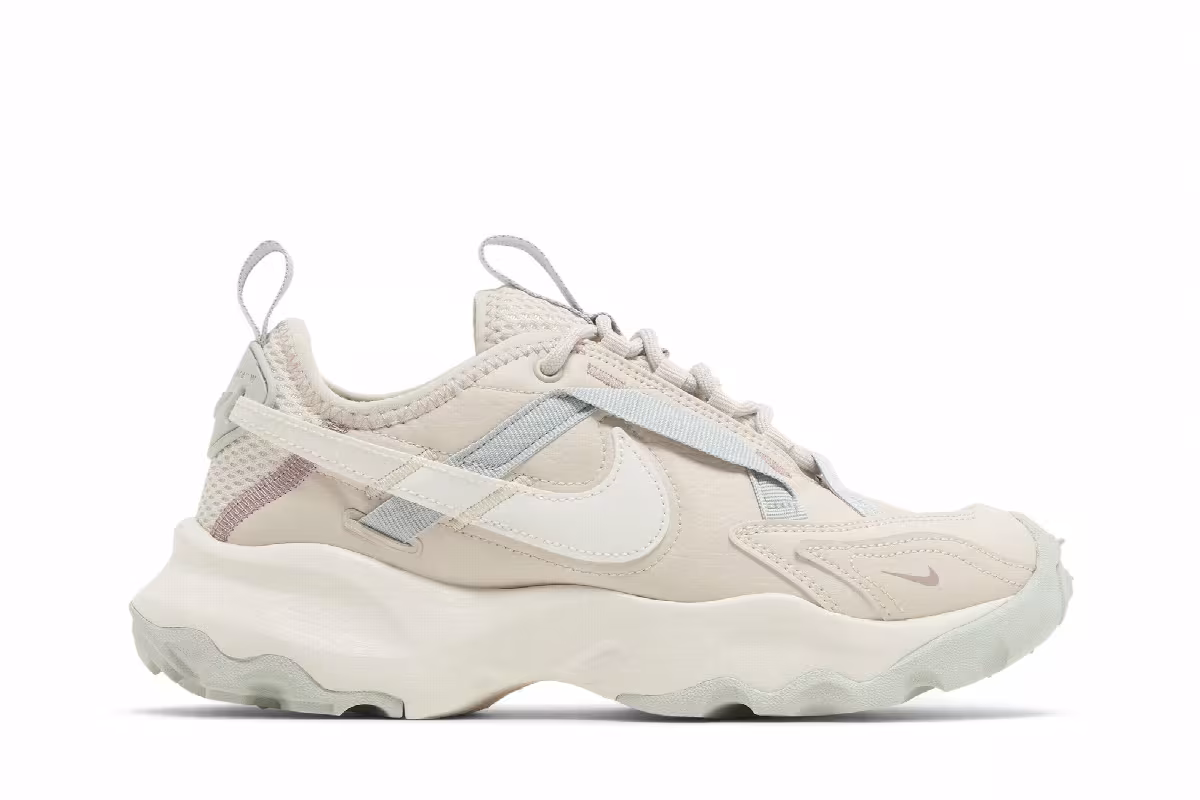 Nike Women's TC 7900 Light Orewood Taupe, view 2