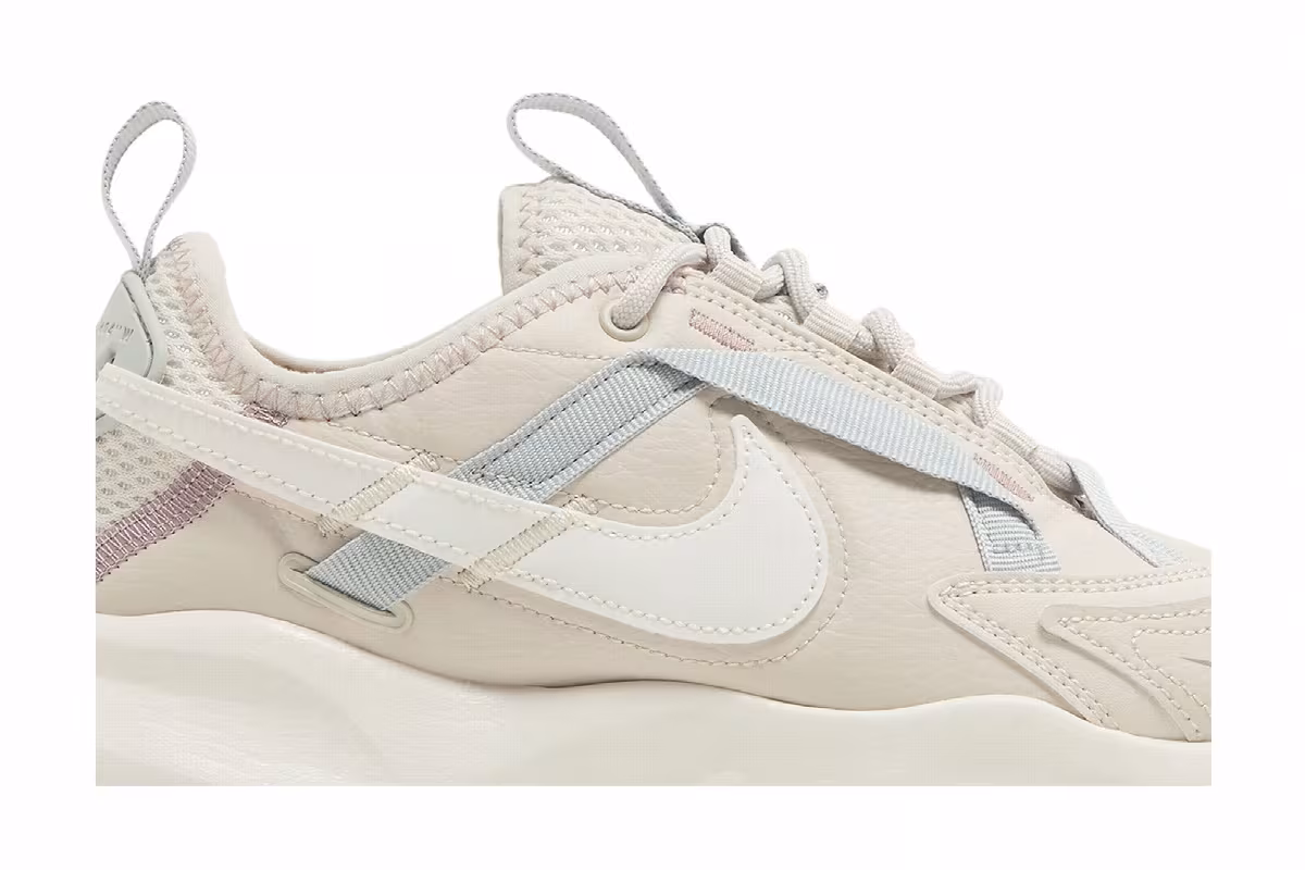 Nike Women's TC 7900 Light Orewood Taupe, view 3
