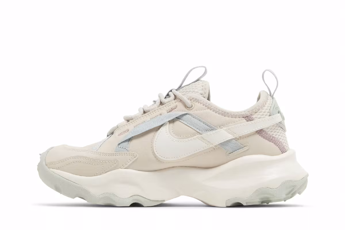 Nike Women's TC 7900 Light Orewood Taupe, view 4