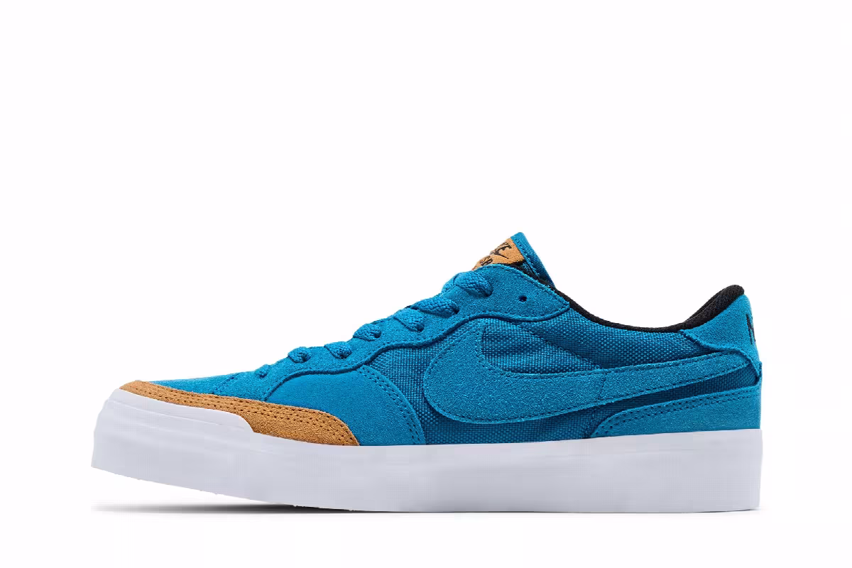 Nike Women's Zoom Pogo Plus Premium SB Green Abyss, view 4