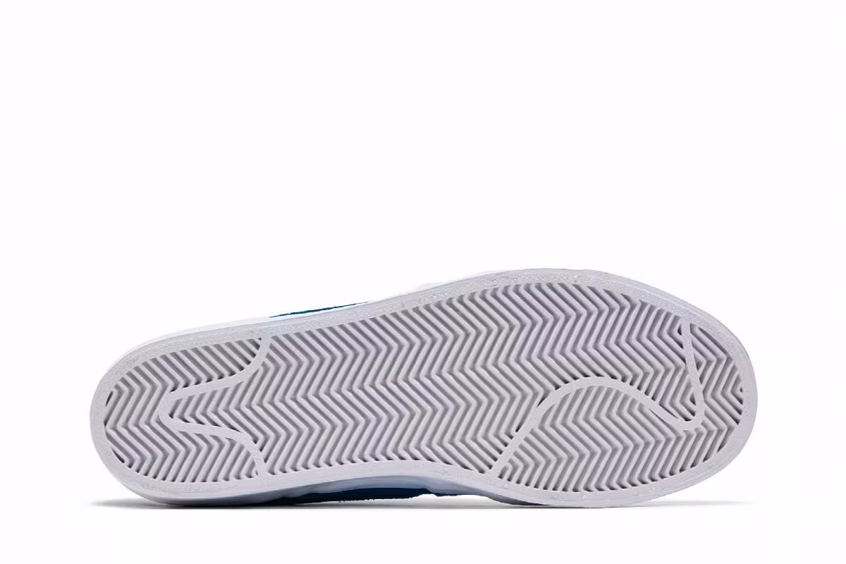 Nike Women's Zoom Pogo Plus Premium SB Green Abyss, view 5
