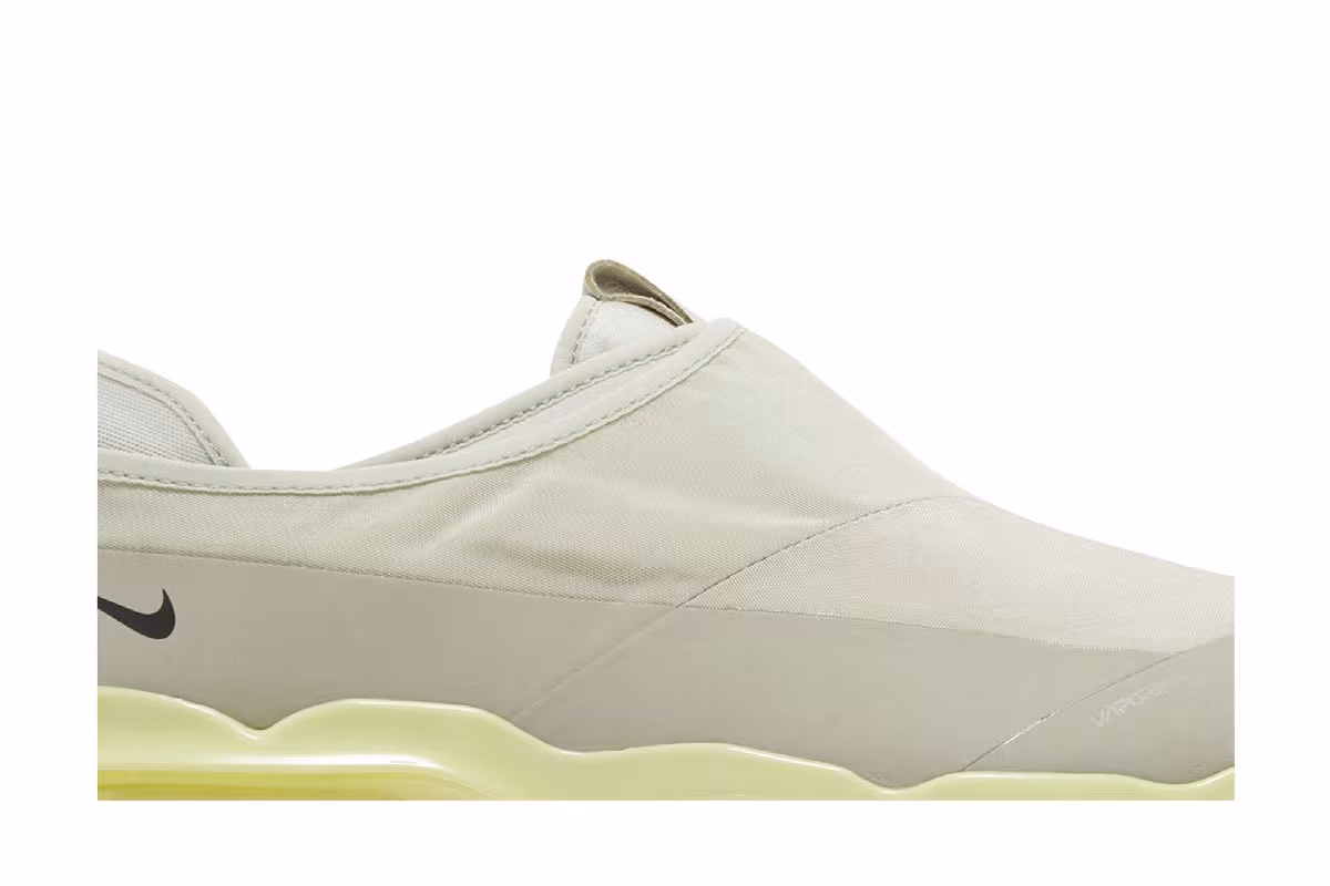 Nike Air VaporMax Moc Roam Light Stone, view 3