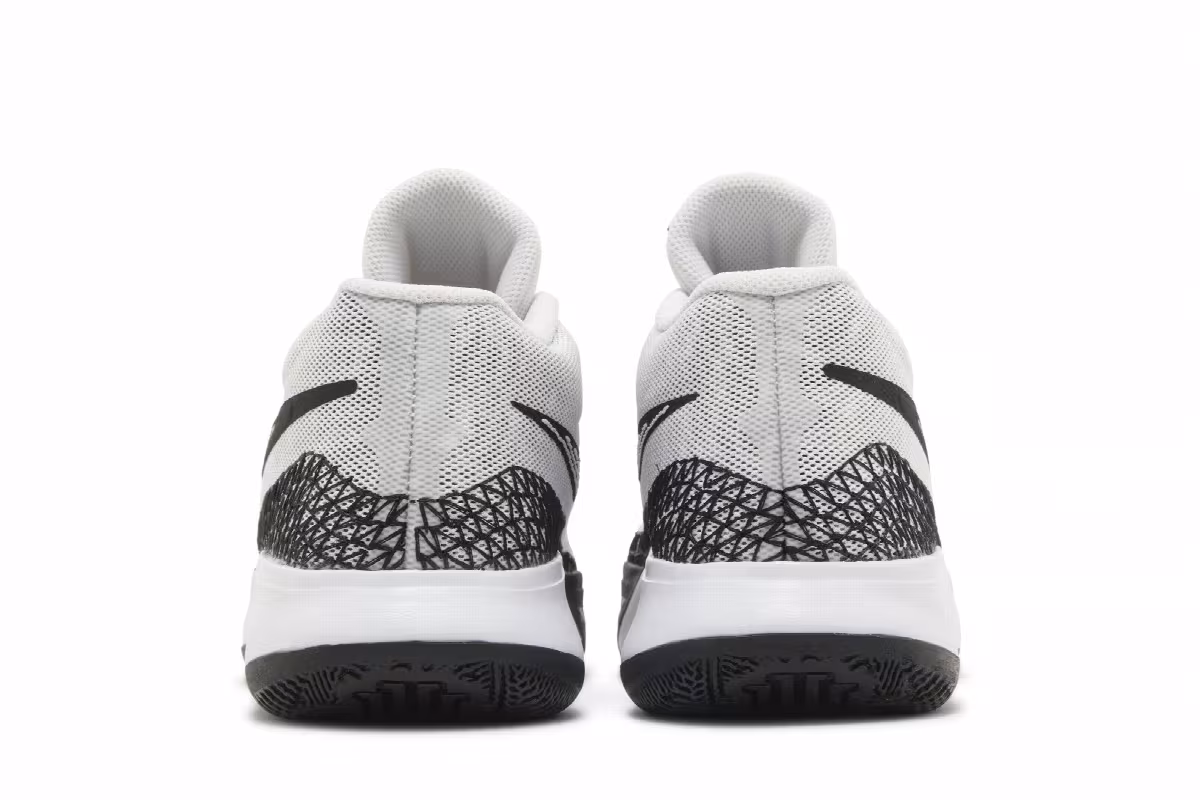 Nike Kyrie Flytrap 6 White Black, view 7