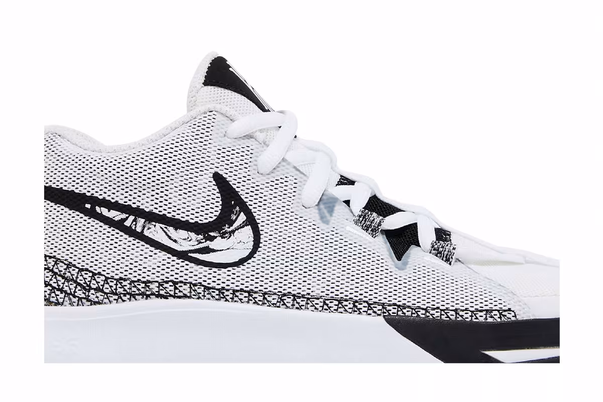 Nike Kyrie Flytrap 6 GS White Black, view 3