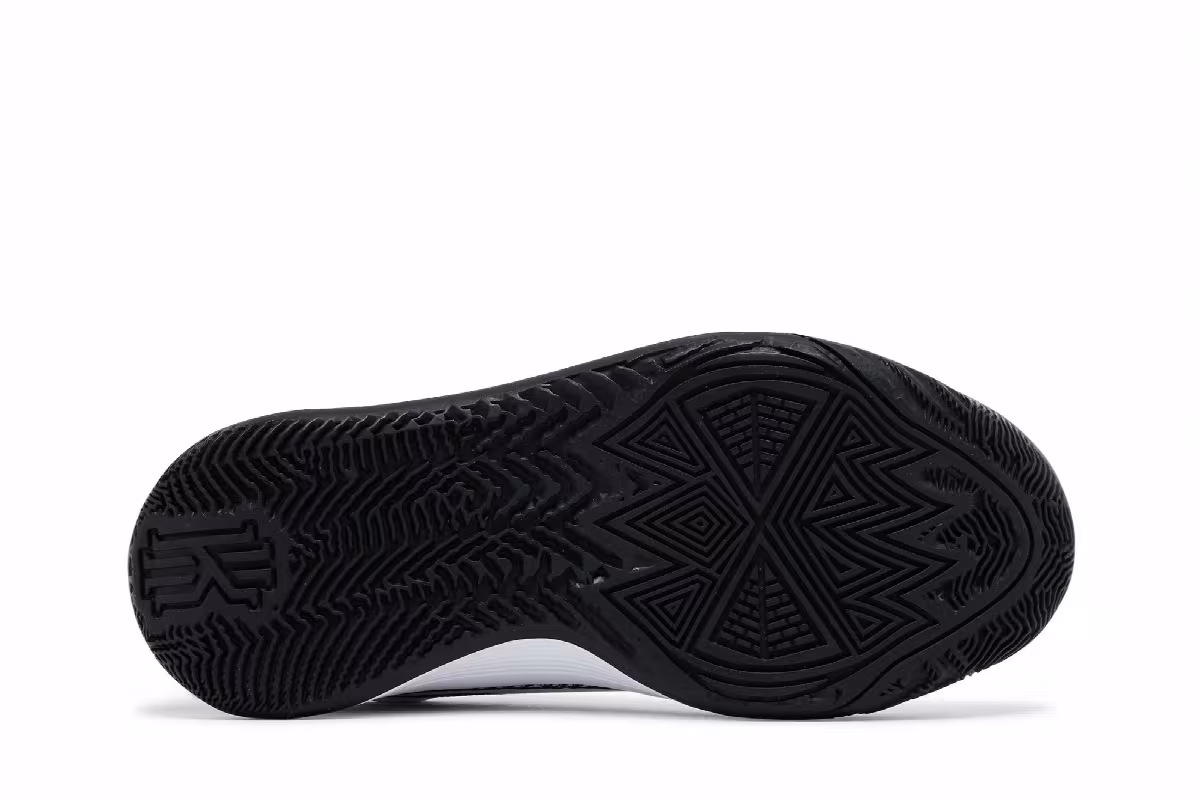 Nike Kyrie Flytrap 6 GS White Black, view 5