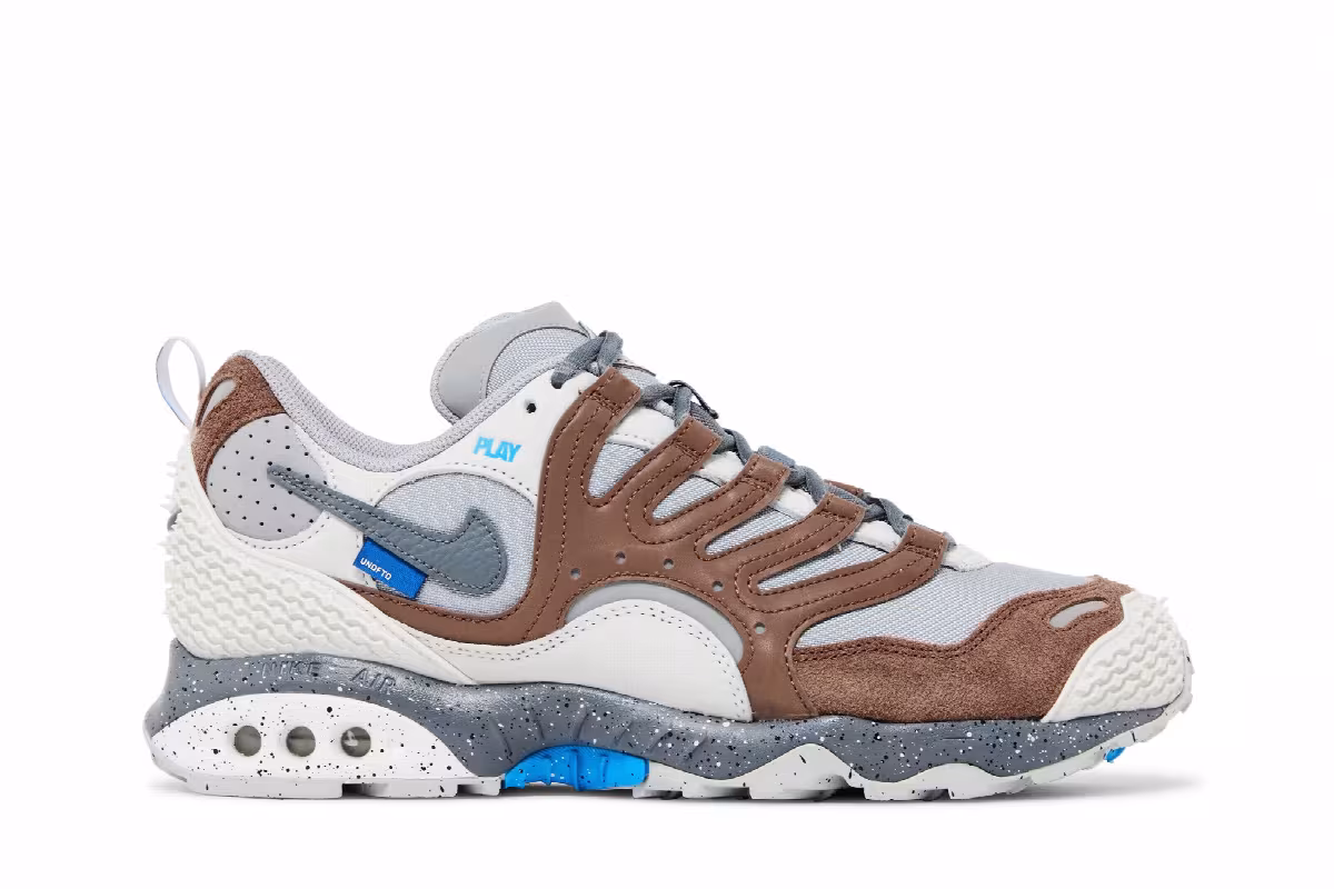 Undefeated x Nike Air Terra Humara Archaeo Brown, view 2