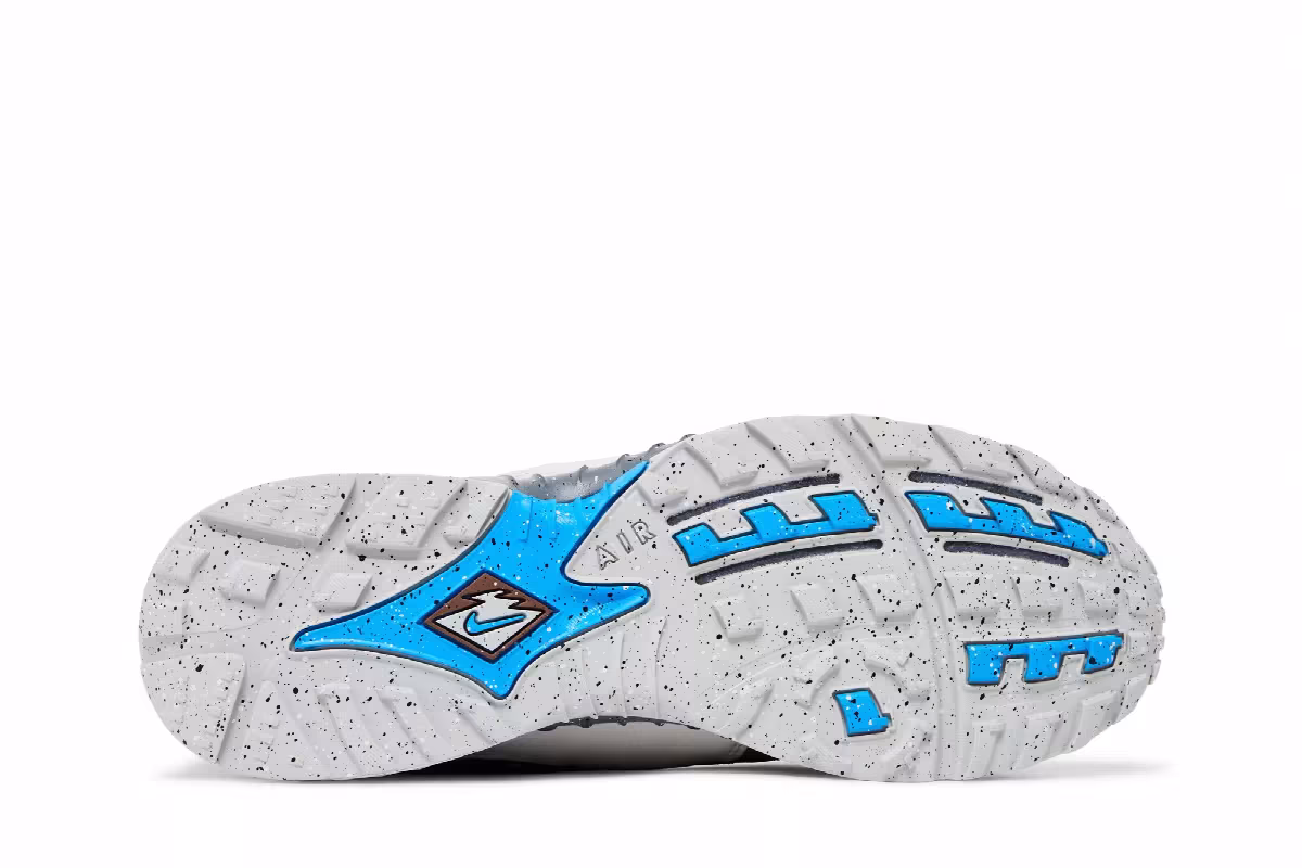Undefeated x Nike Air Terra Humara Archaeo Brown, view 5
