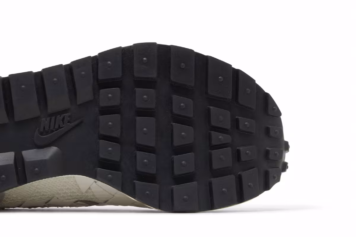 Jean Paul Gaultier x sacai x Nike VaporWaffle Woven White, view 6