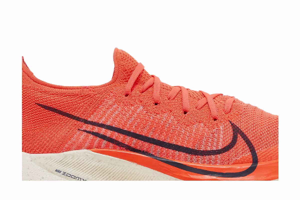 Nike Air Zoom Tempo NEXT% Flyknit Bright Crimson, view 3