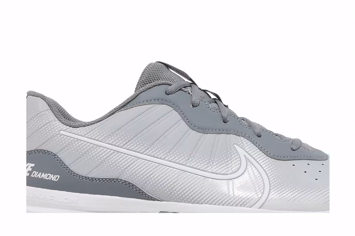 Nike Alpha Huarache Varsity 4 TF Wolf Grey, view 3